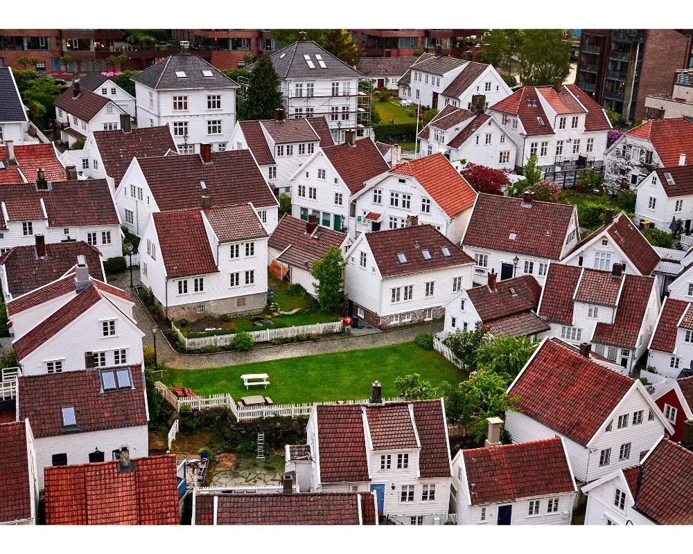 Canadians moving to the US may be unsure about long-term housing needs